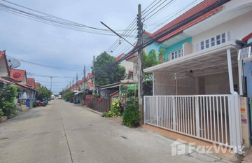 Klom Phirun Village in แพรกษาใหม่, สมุทรปราการ
