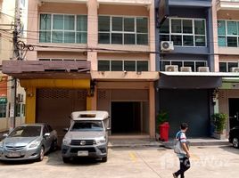 3 Schlafzimmer Shophaus zu verkaufen im Sukniwet 3 Home Office, Bang Khru, Phra Pradaeng, Samut Prakan, Thailand