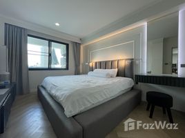 2 Bedroom Apartment for sale at Royal Castle, Khlong Tan Nuea