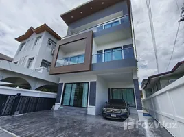 4 Habitación Villa en alquiler en Phra Khanong Nuea, Bangkok, Phra Khanong Nuea, Watthana, Bangkok