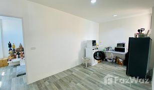 3 Bedrooms Townhouse for sale in Hua Mak, Bangkok 