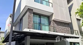 Viviendas disponibles en Baan Klang Muang Classe Ekkamai-Ramintra