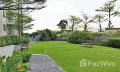 Фото 1 of the Communal Garden Area at Villa Sathorn