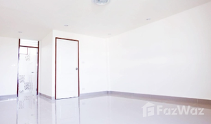 4 Bedrooms Townhouse for sale in Huai Khwang, Bangkok 