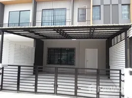 3 Bedroom Townhouse for rent at The Connect Pattanakarn 38, Suan Luang