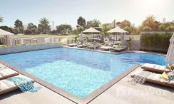 Фото 3 of the Communal Pool at Verdana Residence 3