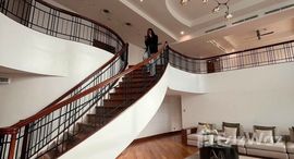 Verfügbare Objekte im Forbes Tower Condominium