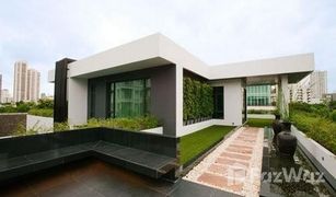 4 Bedrooms Villa for sale in Phra Khanong Nuea, Bangkok 