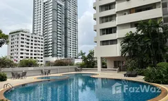 Photo 3 of the Communal Pool at D.S. Tower 1 Sukhumvit 33