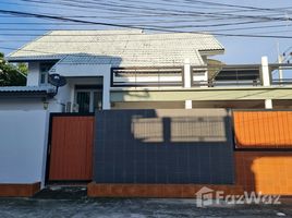 4 Bedrooms House for sale in Hua Hin City, Hua Hin Renovated 4 Bedroom House Only 300m To Hua Hin Beach