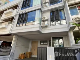 4 Bedroom House for sale in Watthana, Bangkok, Phra Khanong Nuea, Watthana