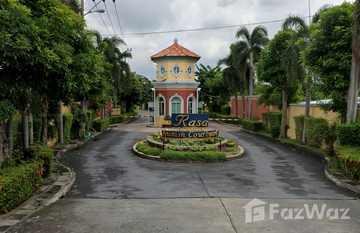 Rasa Spanish Courtyard in จรเข้บัว, Бангкок