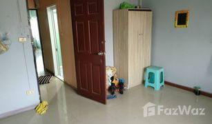 2 Bedrooms Townhouse for sale in Khu Khot, Pathum Thani Lalliville House