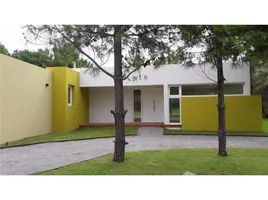 4 спален Дом for sale in Буэнос-Айрес, Azul, Буэнос-Айрес