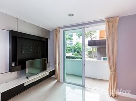 2 Bedroom Apartment for sale at D65 Condominium, Phra Khanong Nuea, Watthana