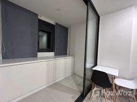1 Bedroom Condo for rent at XT Huaikhwang, Din Daeng, Din Daeng