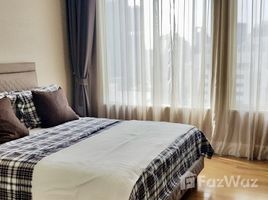 3 спален Кондо в аренду в Royce Private Residences, Khlong Toei Nuea