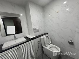 1 спален Квартира в аренду в Supalai Place, Khlong Tan Nuea