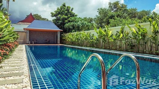 Фото 1 of the Communal Pool at Hideaway Lake Villas By Cozy Lake