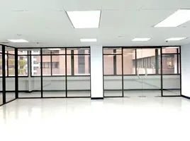 73 ตรม. Office for rent at อโศก ทาวเวอร์ส, คลองเตยเหนือ