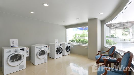 Fotos 1 of the Laundry Facilities / Dry Cleaning at Centre Point Hotel Sukhumvit 10