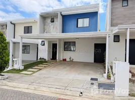 Villa 3 chambre à vendre à Apartment For Sale in Ulloa, Heredia, Heredia, Costa Rica