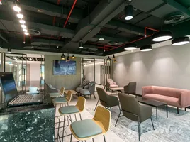 366 قدم مربع Office for rent at Millennium Plaza Hotel, Al Rostomani Towers