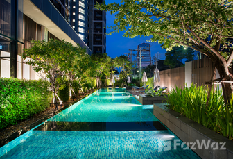 Фото 3 of the สระว่ายน้ำ at Somerset Ekamai Bangkok