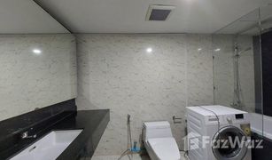 1 Bedroom Condo for sale in Si Lom, Bangkok Nusa State Tower Condominium