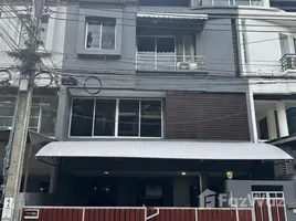 300 ตรม. Office for rent at สินธานี รัชดา ลาดพร้าว, วังทองหลาง, วังทองหลาง
