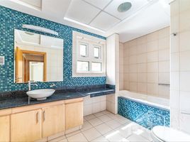 3 спален Квартира на продажу в Al Sarrood, Shoreline Apartments