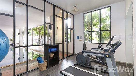 Фото 1 of the Fitnessstudio at Benviar Tonson Residence