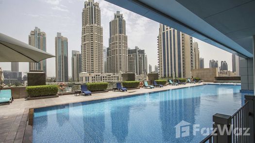 图片 1 of the Communal Pool at 8 Boulevard Walk