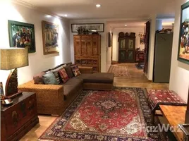 在SPECIAL GROUND FLOOR APARTMENT WITH 2 PATIOS AND GREAT LAYOUT COMES PARTIALLY FURNISHED出售的3 卧室 住宅, Cuenca, Cuenca, Azuay