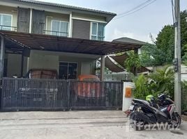 2 Bedroom Townhouse for sale in Mueang Pathum Thani Pathum Thani, Lak Hok, Mueang Pathum Thani, Pathum Thani, Thailand