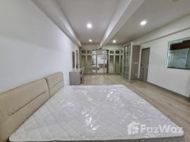 3 Bedroom Apartment for rent at Prompong Mansion, Khlong Tan Nuea, Watthana