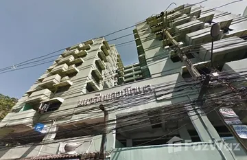 Mahadthai Condotel in พลับพลา, กรุงเทพมหานคร