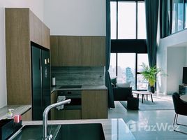 2 спален Кондо в аренду в The Lofts Silom, Si Lom, Банг Рак