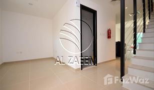 2 Habitaciones Apartamento en venta en Al Reef Villas, Abu Dhabi Contemporary Style