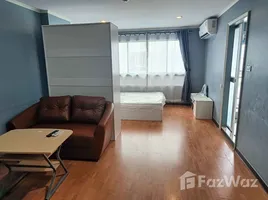 Studio Condo for rent at Lumpini Ville Cultural Center, Sam Sen Nok, Huai Khwang