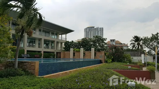 Фото 1 of the Communal Pool at Lumpini Place Narathiwas-Chaopraya