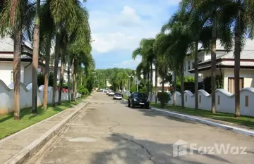 Phuket Grandville Village in Si Sunthon, 푸켓