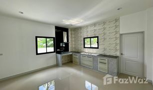 4 Bedrooms House for sale in Nong Chom, Chiang Mai 