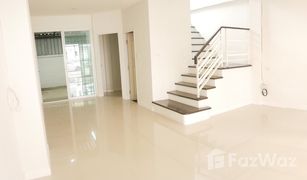 4 Bedrooms Townhouse for sale in Nong Khang Phlu, Bangkok Baan Thammachad Phetkasem 114