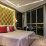 2 Schlafzimmer Appartement zu vermieten im Sky Walk Residences, Phra Khanong Nuea