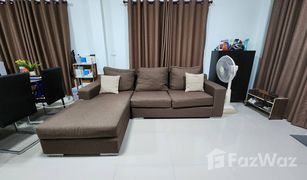 3 Schlafzimmern Reihenhaus zu verkaufen in Ban Kao, Pattaya Sanmanee 9 