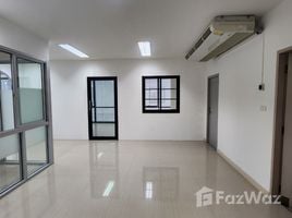 137 кв.м. Office for rent at Mahatun Rama 3, Bang Khlo, Банг Кхо Лаем, Бангкок, Таиланд