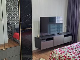 2 Bedroom Condo for sale at The Mark Ratchada-Airport Link, Makkasan, Ratchathewi