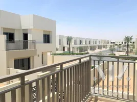 3 спален Таунхаус на продажу в Noor Townhouses, Town Square