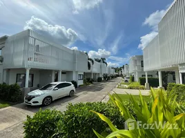 Bee Villa Wellness Resort Phuket で賃貸用の 3 ベッドルーム 別荘, Choeng Thale, タラン, プーケット